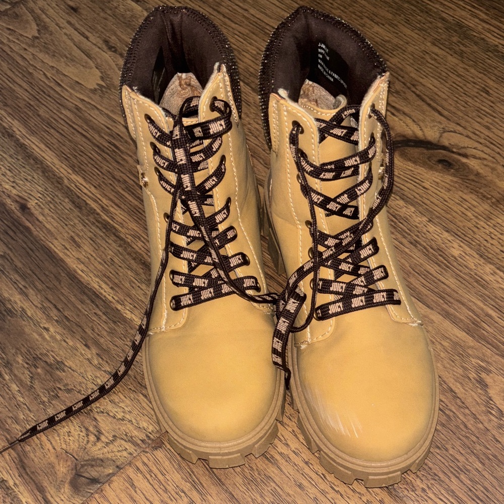 Juicy Couture Beige Boots with Brown Details